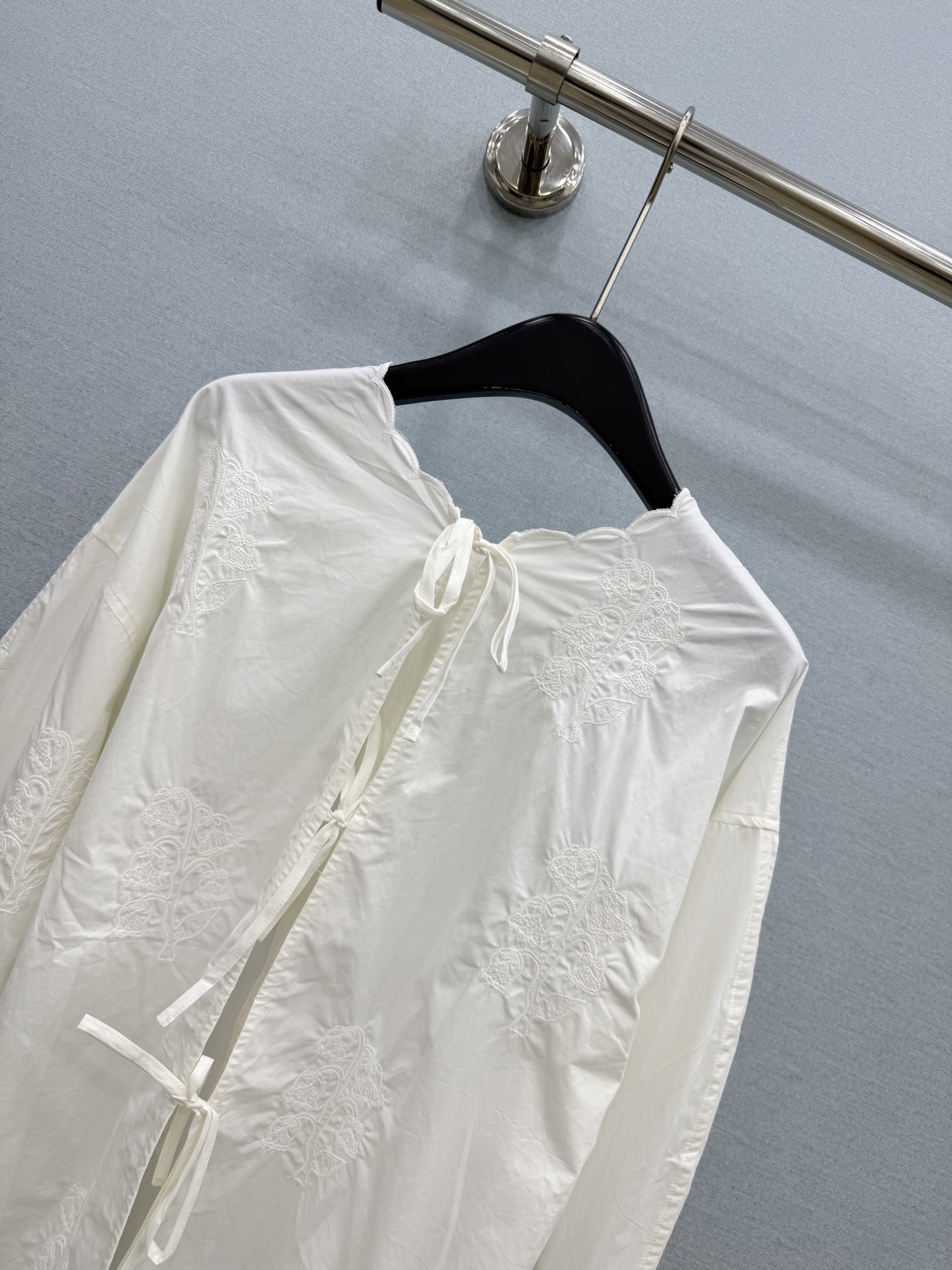 🛒𝐍𝐄𝐖 · 𝟐𝟎𝟐6/爆款现货 原单品质  小众｜26经典水溶刺绣花边衬衫  后背镂空系带 法式风极致穿搭 最新系列单