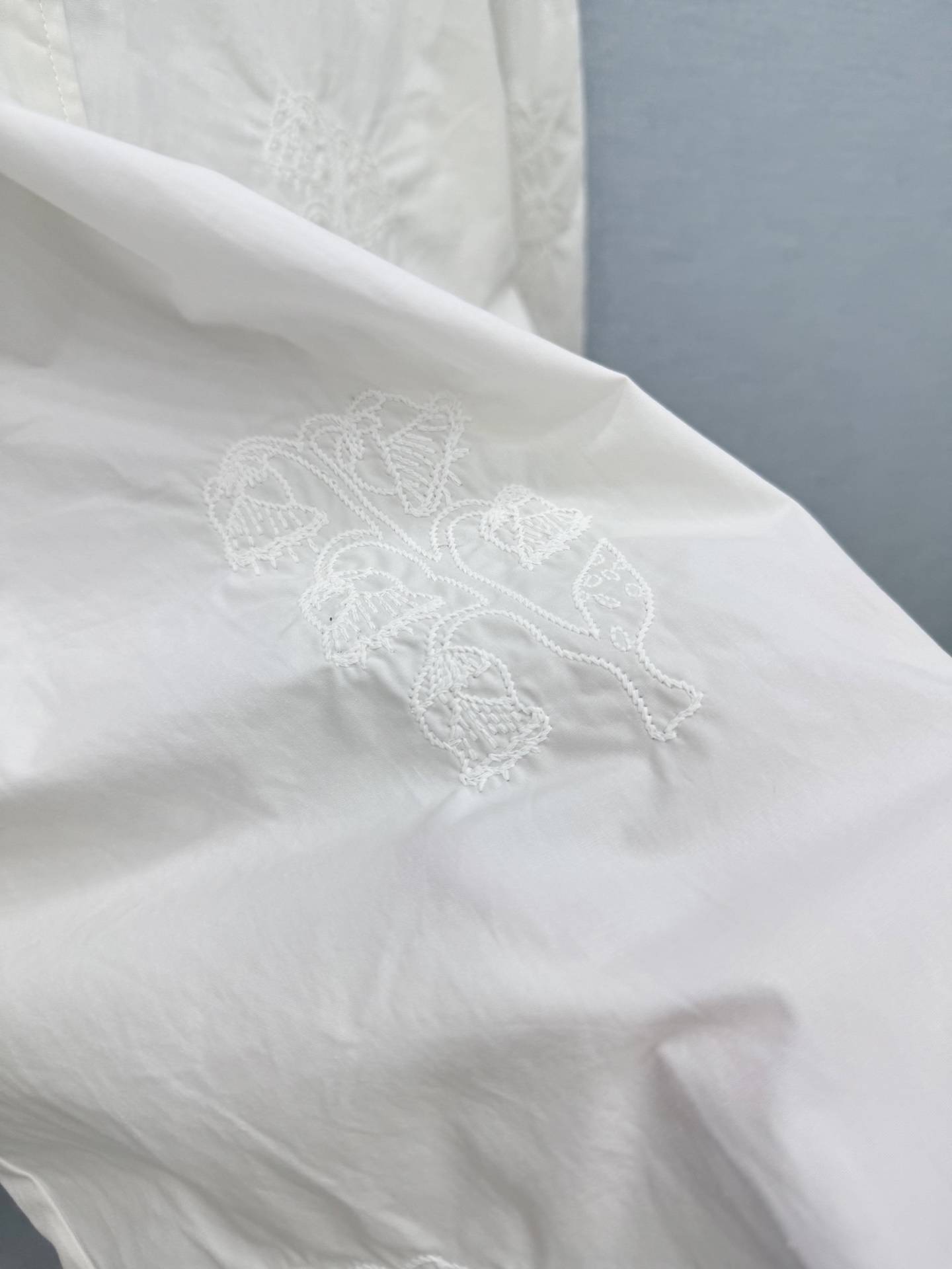 🛒𝐍𝐄𝐖 · 𝟐𝟎𝟐6/爆款现货 原单品质  小众｜26经典水溶刺绣花边衬衫  后背镂空系带 法式风极致穿搭 最新系列单