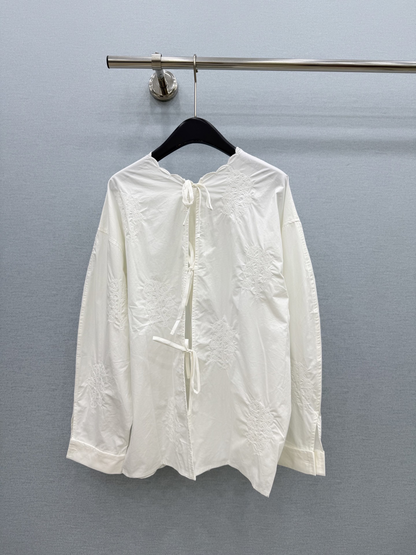 🛒𝐍𝐄𝐖 · 𝟐𝟎𝟐6/爆款现货 原单品质  小众｜26经典水溶刺绣花边衬衫  后背镂空系带 法式风极致穿搭 最新系列单