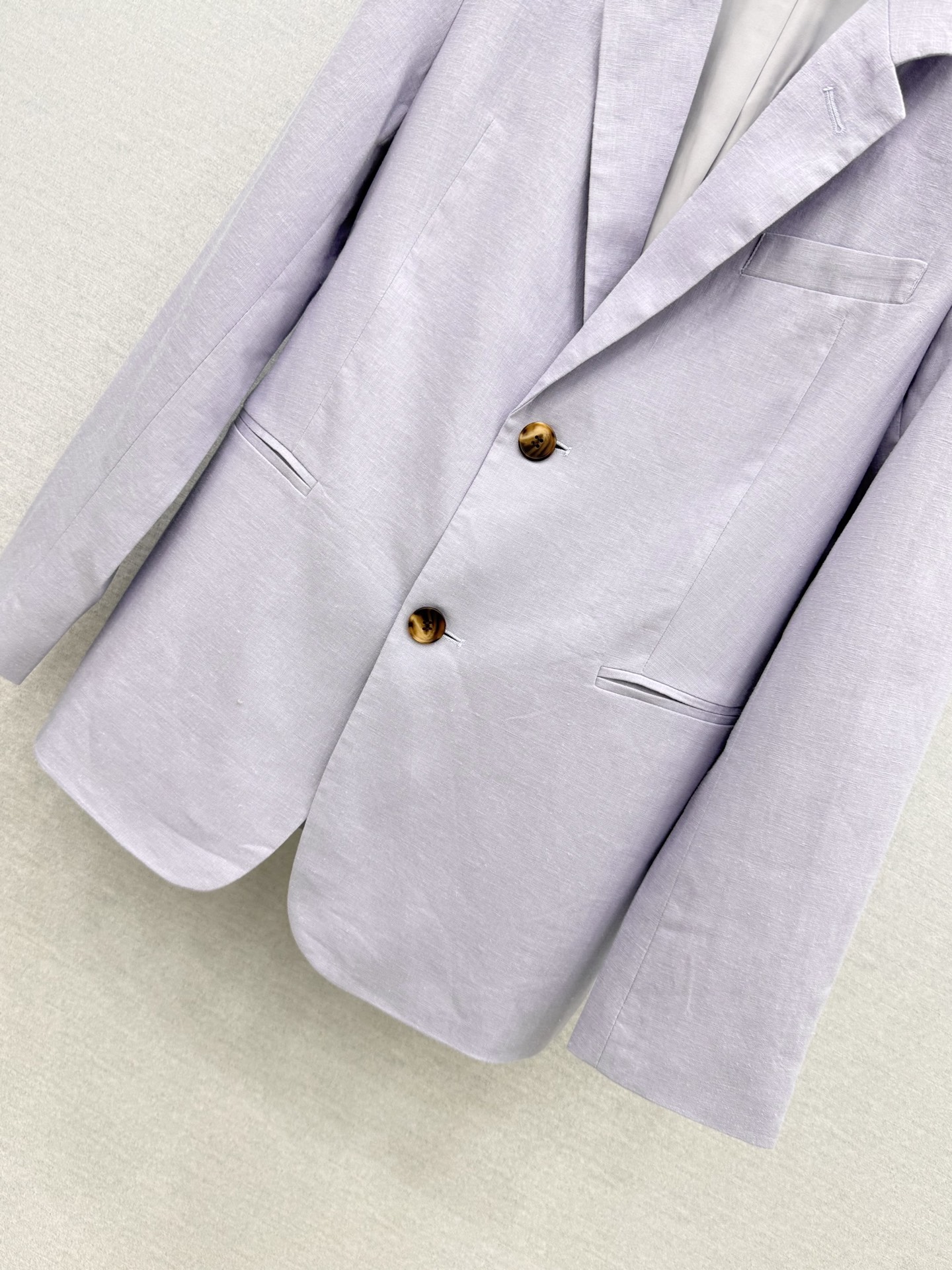 🛒𝐍𝐄𝐖 · 𝟐𝟎𝟐6/爆款现货 原单品质  小众｜26秋冬西装外套 老钱风百搭单品 流畅的线条结构 拿捏得恰如其分 将