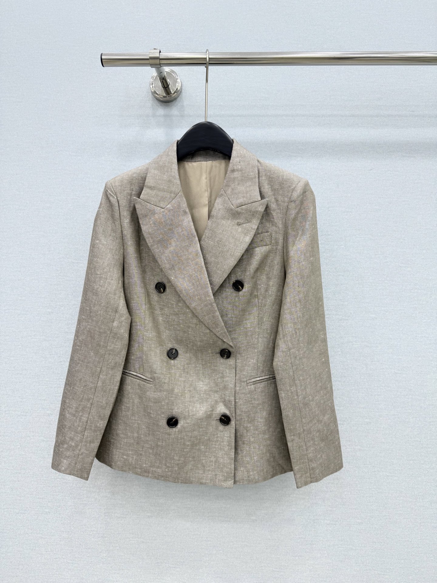 🛒𝐍𝐄𝐖 · 𝟐𝟎𝟐6/爆款现货 原单品质  小众｜26秋冬金丝麻料西装外套 老钱风百搭单品 流畅的线条结构 拿捏得恰如
