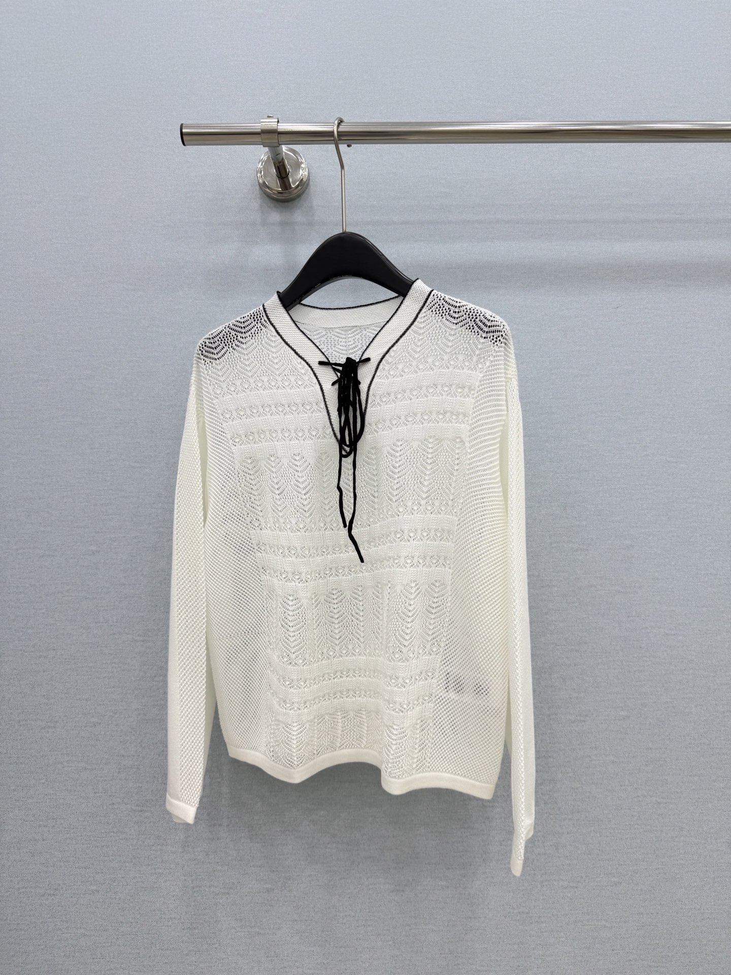 🛒𝐍𝐄𝐖 · 𝟐𝟎𝟐6/爆款现货 【原单品质】小众｜2026新款镂空钩花系带针织衫 老钱风穿搭  甜美气质感拉满 绝美 