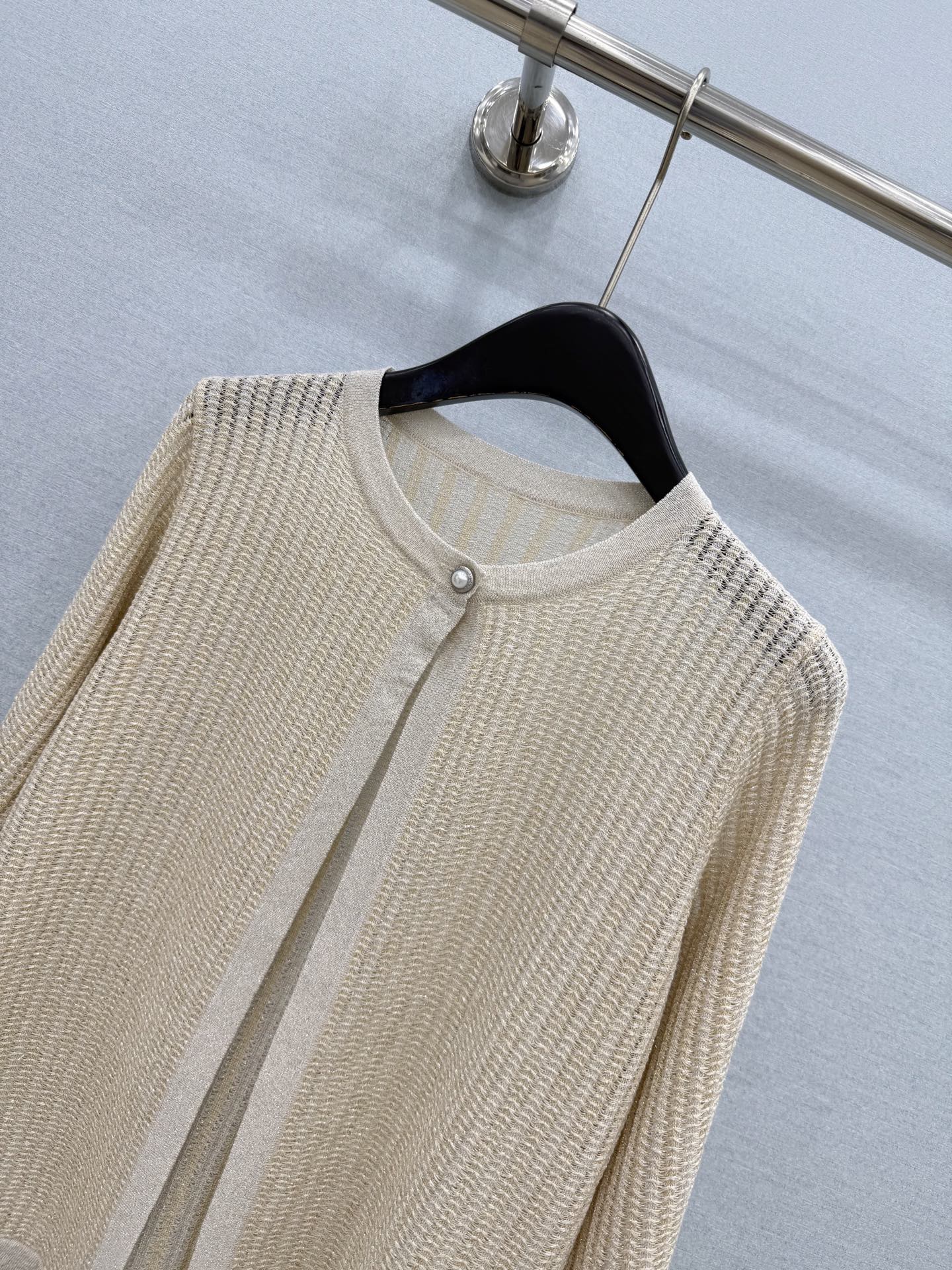 🛒𝐍𝐄𝐖 · 𝟐𝟎𝟐6/爆款现货 【原单品质】小众｜2026新款镂空钩花针织开衫 老钱风穿搭  甜美气质感拉满 绝美 定