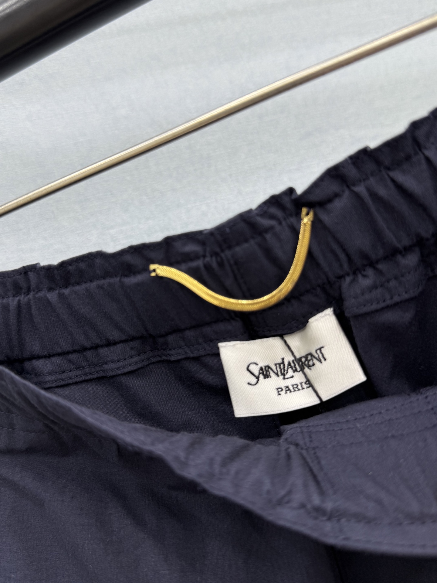 🛒𝐍𝐄𝐖 · 𝟐𝟎𝟐6/爆款现货 【原单品质】Y*｜撞色工装式刺绣休闲裤 颜色百搭高级 定制版型尽显高级随意感 视觉盛宴