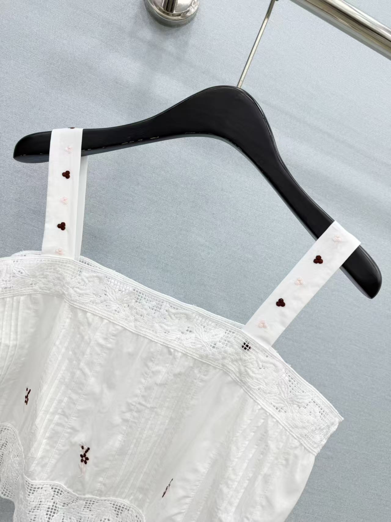 🛒𝐍𝐄𝐖 · 𝟐𝟎𝟐6/爆款现货 原单品质  小众｜26经典花边水溶刺绣背心衬衫 老钱风极致穿搭 最新系列单品 强烈推荐