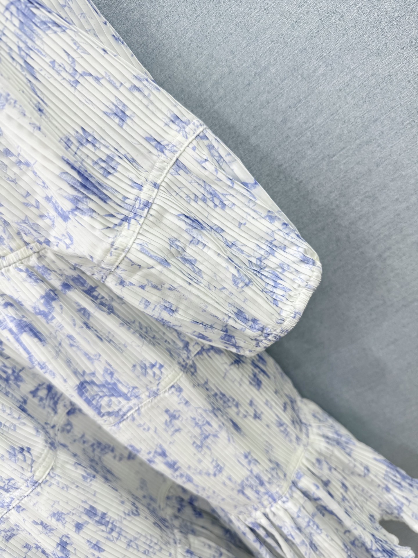 🛒𝐍𝐄𝐖 · 𝟐𝟎𝟐6/爆款现货 原单品质  小众*｜2026新品印花连衣裙 精致版型，高级肌理细腻  极简主义常规剪裁