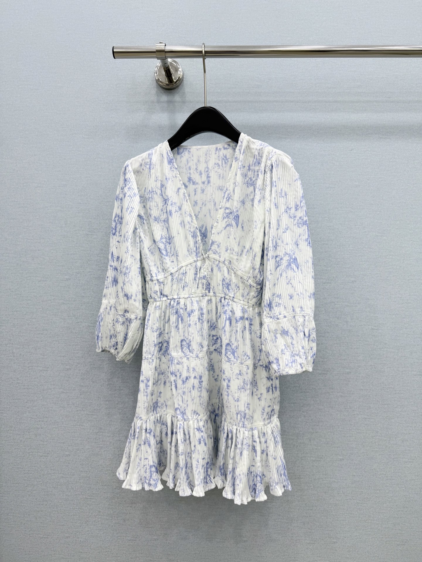 🛒𝐍𝐄𝐖 · 𝟐𝟎𝟐6/爆款现货 原单品质  小众*｜2026新品印花连衣裙 精致版型，高级肌理细腻  极简主义常规剪裁