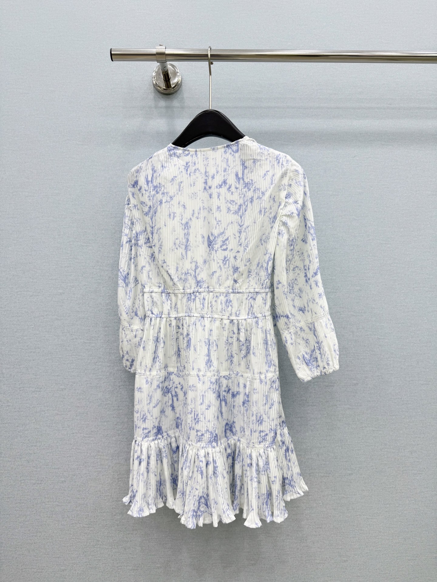🛒𝐍𝐄𝐖 · 𝟐𝟎𝟐6/爆款现货 原单品质  小众*｜2026新品印花连衣裙 精致版型，高级肌理细腻  极简主义常规剪裁