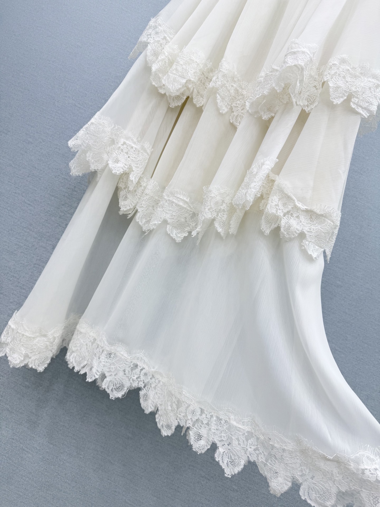🛒𝐍𝐄𝐖 · 𝟐𝟎𝟐6/爆款现货 原单品质  小众｜26经典蛋糕式花边半裙 法式风极致穿搭 最新系列单品 强烈推荐  宽