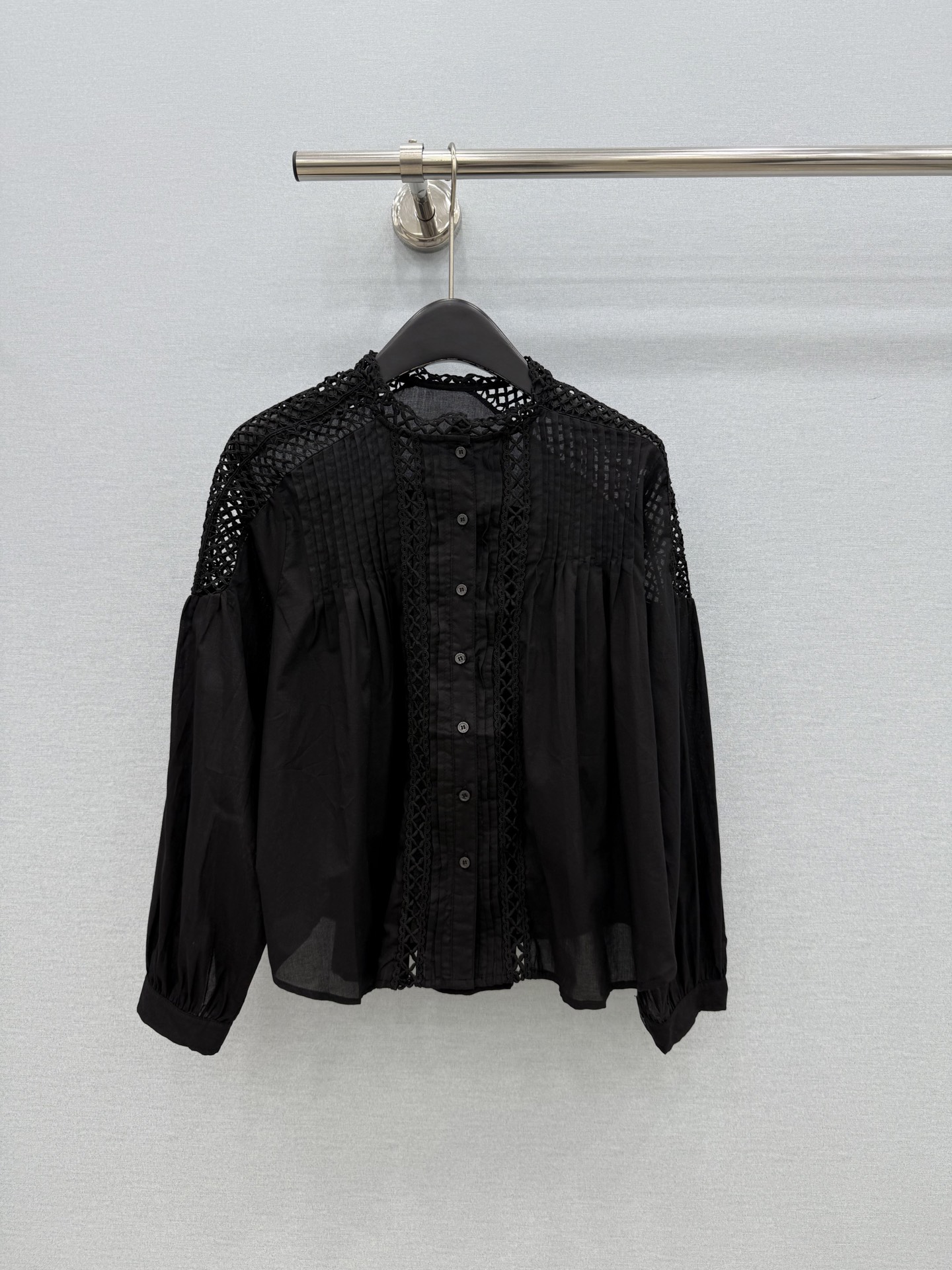 🛒𝐍𝐄𝐖 · 𝟐𝟎𝟐6/爆款现货 原单品质  小众｜26经典镂空水溶刺绣花边衬衫 法式田园风极致穿搭 最新系列单品 强烈