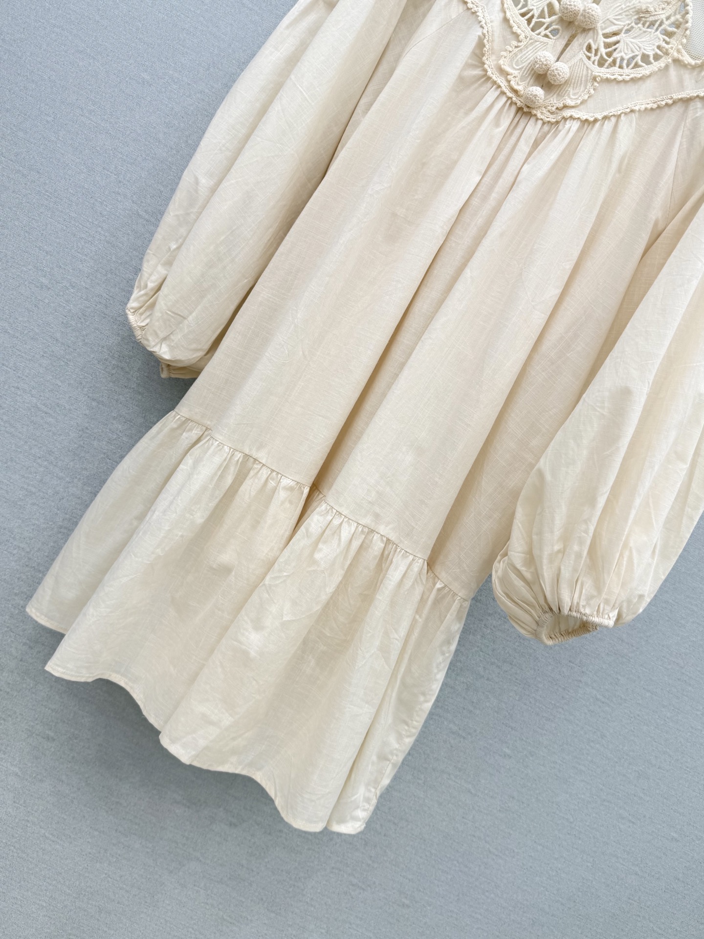 🛒𝐍𝐄𝐖 · 𝟐𝟎𝟐6/爆款现货 原单品质  小众｜26经典花边水溶刺绣花边衬衫连衣裙 配吊带 法式风极致穿搭 最新系列