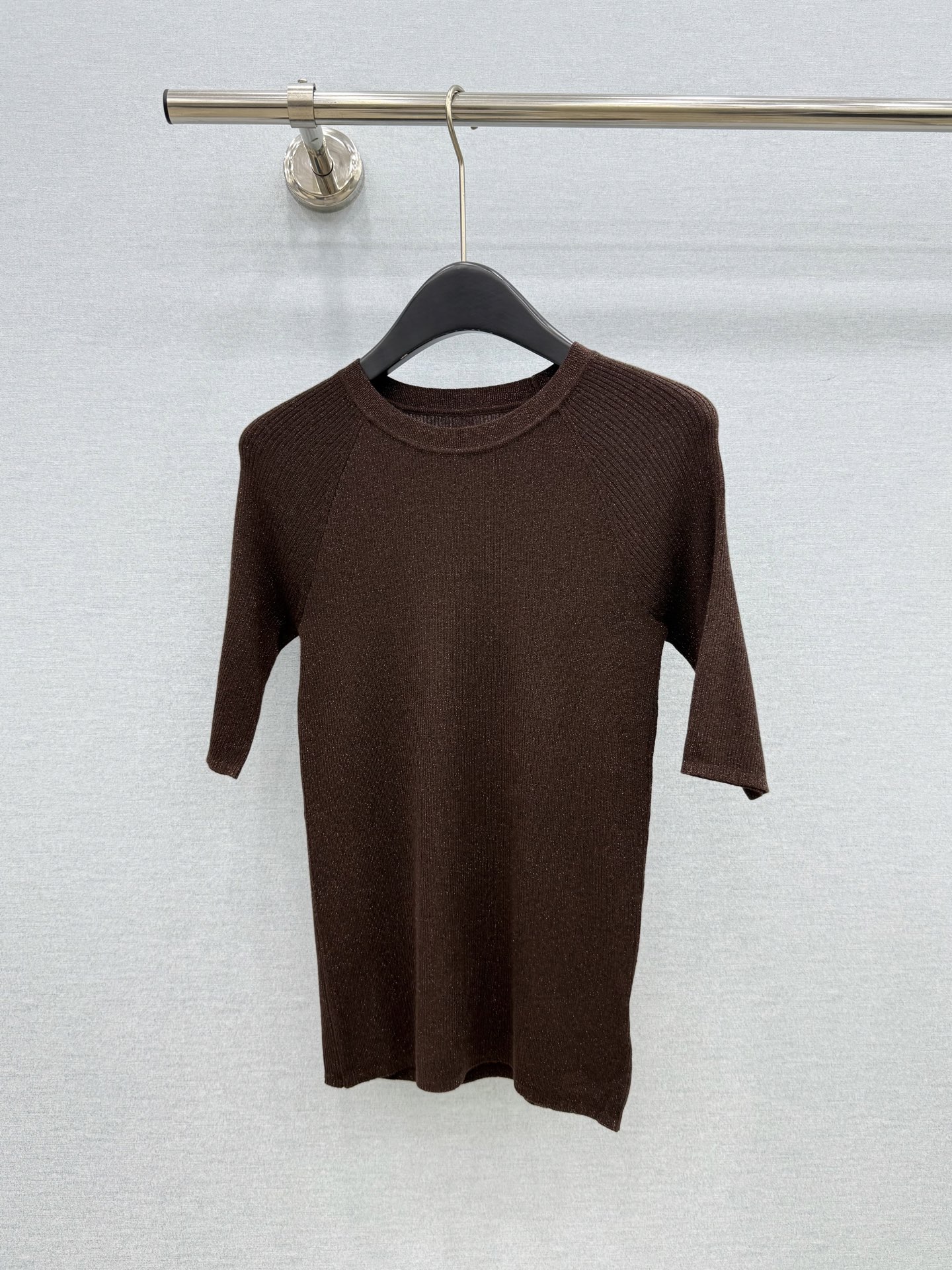 🛒𝐍𝐄𝐖 · 𝟐𝟎𝟐6/爆款现货 【原单品质】BC｜2026新款高弹力羊绒混纺金闪针织衫 高订面料，圆领修身裁剪利落，上