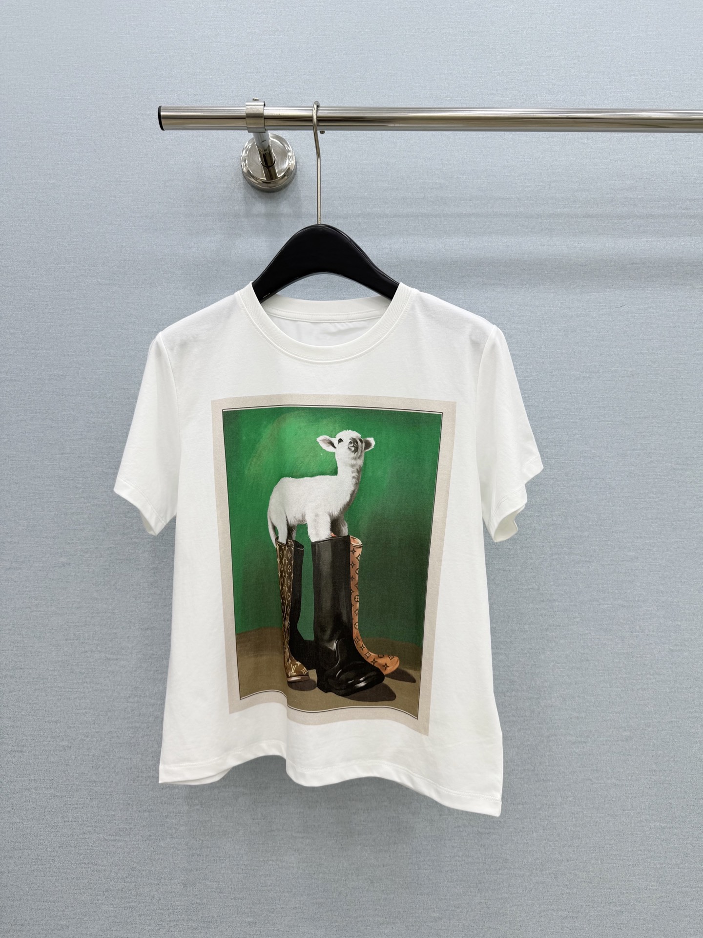 🛒𝐍𝐄𝐖 · 𝟐𝟎𝟐6/爆款现货 【原单品质】L*｜2026新款印花T恤 高订面料，百搭版型  ，上身的触感谁穿谁知道的