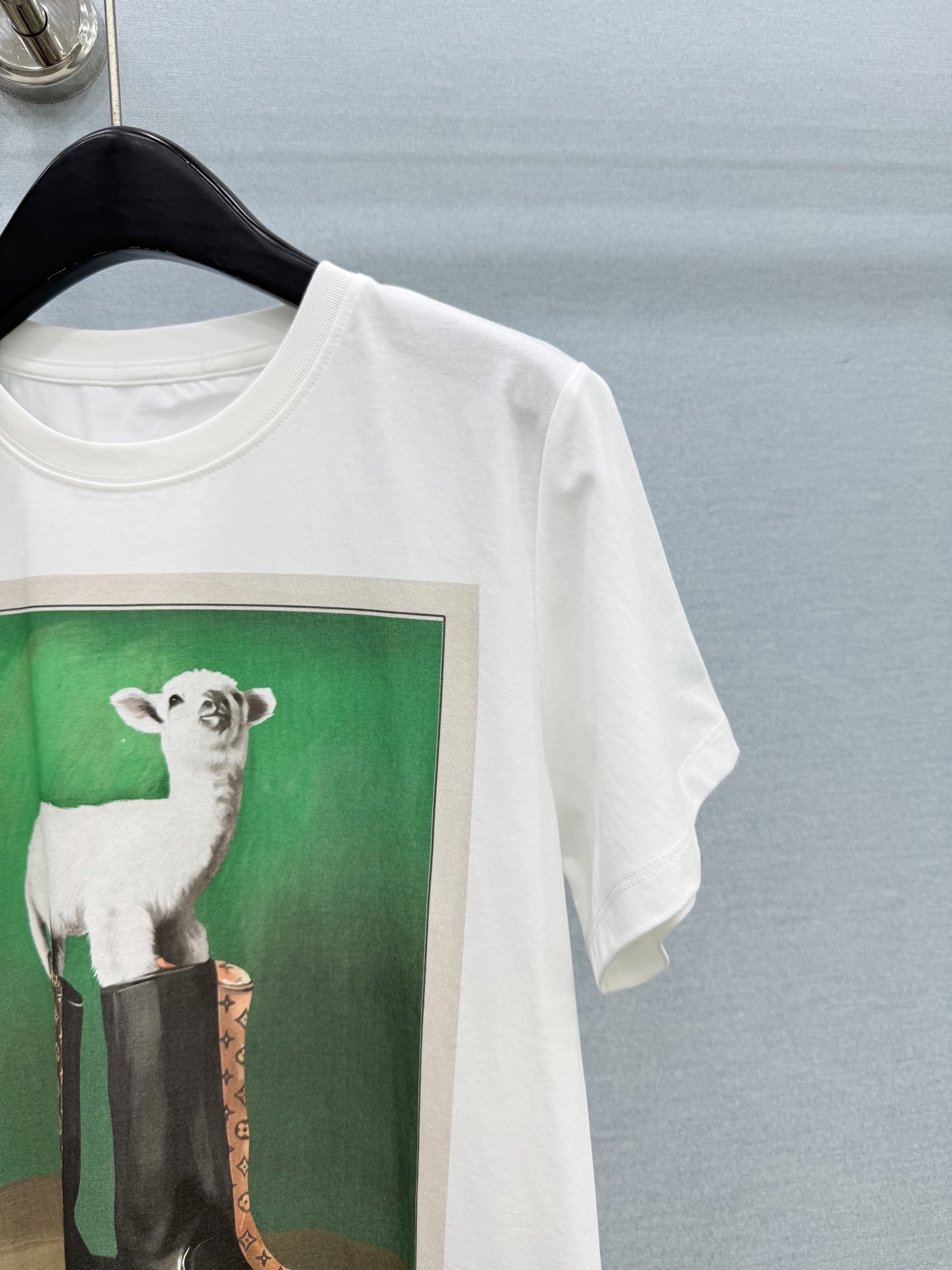 🛒𝐍𝐄𝐖 · 𝟐𝟎𝟐6/爆款现货 【原单品质】L*｜2026新款印花T恤 高订面料，百搭版型  ，上身的触感谁穿谁知道的