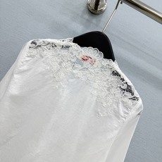 🛒𝐍𝐄𝐖 · 𝟐𝟎𝟐6/爆款现货 原单品质 小众*|2026新品苎麻水溶花边刺绣衬衫 精致版型,高级肌理细腻 极简主 🛒𝐍𝐄𝐖 · 𝟐𝟎𝟐6/爆款现货 原单品质 小众*|2026新品苎麻水溶花边刺绣衬衫 精致版型,高级肌理细腻 极简主