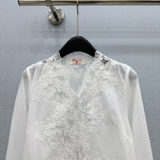 🛒𝐍𝐄𝐖 · 𝟐𝟎𝟐6/爆款现货 原单品质 小众*|2026新品苎麻水溶花边刺绣衬衫 精致版型,高级肌理细腻 极简主 🛒𝐍𝐄𝐖 · 𝟐𝟎𝟐6/爆款现货 原单品质 小众*|2026新品苎麻水溶花边刺绣衬衫 精致版型,高级肌理细腻 极简主