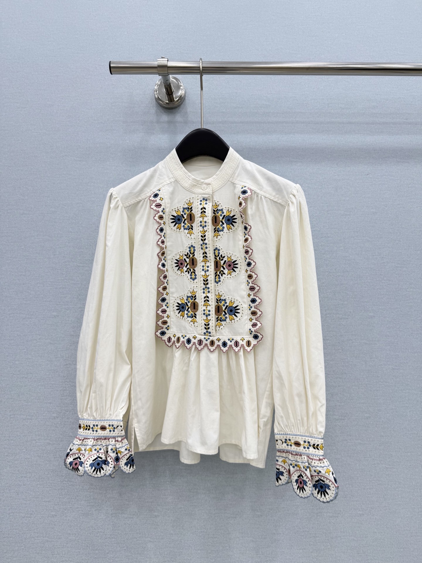 🛒𝐍𝐄𝐖 · 𝟐𝟎𝟐6/爆款现货 原单品质 小众|26经典水溶刺绣花边衬衫 法式风极致穿搭 最新系列单品 强烈推荐 🛒𝐍𝐄𝐖 · 𝟐𝟎𝟐6/爆款现货 原单品质 小众|26经典水溶刺绣花边衬衫 法式风极致穿搭 最新系列单品 强烈推荐