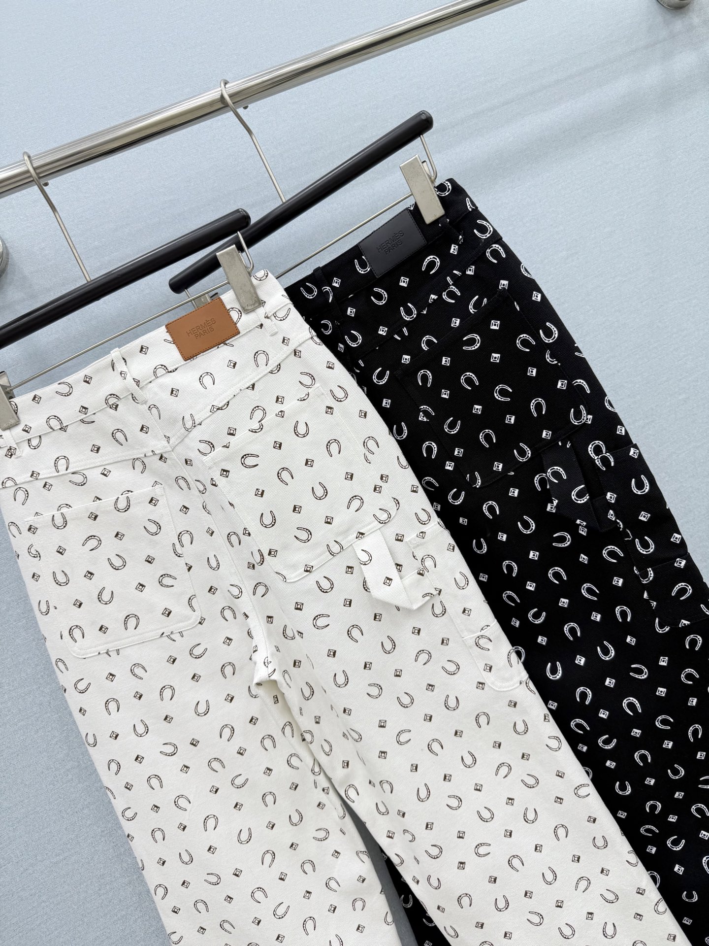 🛒𝐍𝐄𝐖 · 𝟐𝟎𝟐6/爆款现货 【原单品质】Her*|26秋冬新款工装耳仔牛仔裤 系列款 订制版型,侧边独有的口袋增 🛒𝐍𝐄𝐖 · 𝟐𝟎𝟐6/爆款现货 【原单品质】Her*|26秋冬新款工装耳仔牛仔裤 系列款 订制版型,侧边独有的口袋增