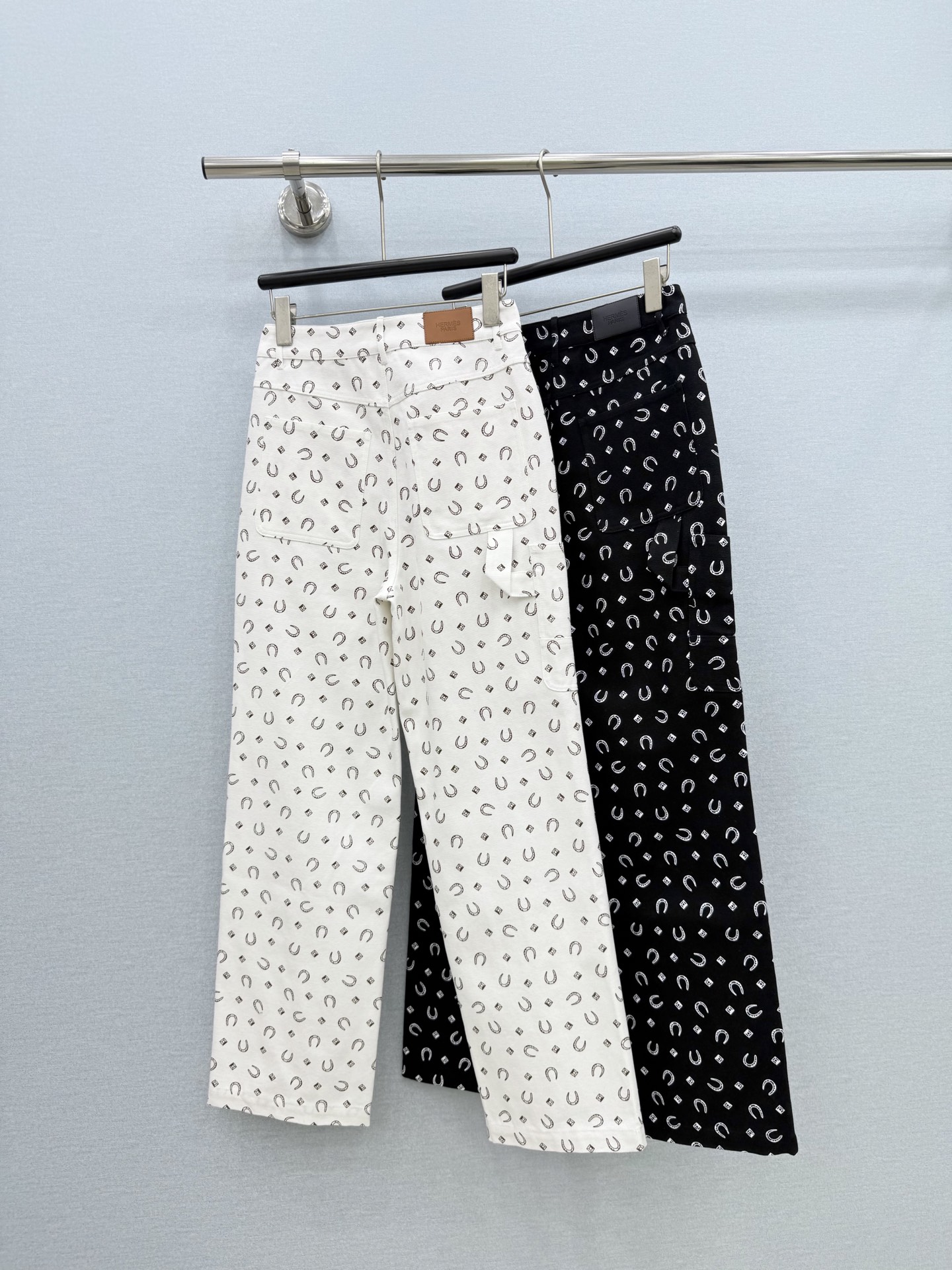 🛒𝐍𝐄𝐖 · 𝟐𝟎𝟐6/爆款现货 【原单品质】Her*|26秋冬新款工装耳仔牛仔裤 系列款 订制版型,侧边独有的口袋增 🛒𝐍𝐄𝐖 · 𝟐𝟎𝟐6/爆款现货 【原单品质】Her*|26秋冬新款工装耳仔牛仔裤 系列款 订制版型,侧边独有的口袋增