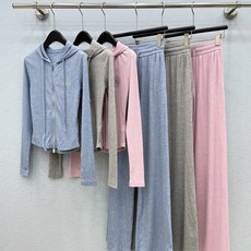 🛒𝐍𝐄𝐖 · 𝟐𝟎𝟐6/爆款现货 【原单品质】克罗星|26秋冬烫钻休闲套装 定制高端细闪面料,双向拉链带帽外套➕松紧腰抽 🛒𝐍𝐄𝐖 · 𝟐𝟎𝟐6/爆款现货 【原单品质】克罗星|26秋冬烫钻休闲套装 定制高端细闪面料,双向拉链带帽外套➕松紧腰抽