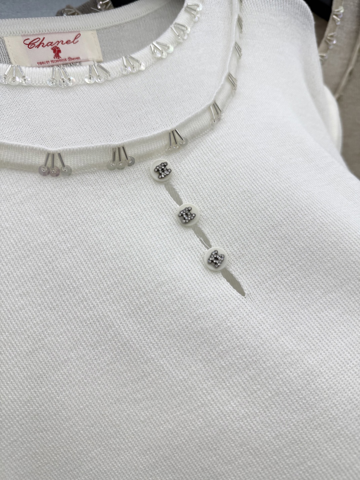 🛒𝐍𝐄𝐖 · 𝟐𝟎𝟐6/爆款现货 【原单品质】Ch*|2026新款订钻羊绒针织衫 老钱风穿搭 气质百搭绝美 定制面料弹 🛒𝐍𝐄𝐖 · 𝟐𝟎𝟐6/爆款现货 【原单品质】Ch*|2026新款订钻羊绒针织衫 老钱风穿搭 气质百搭绝美 定制面料弹