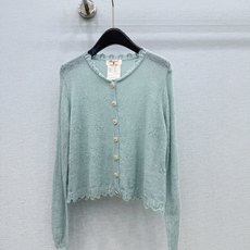 🛒𝐍𝐄𝐖 · 𝟐𝟎𝟐6/爆款现货 【原单品质】小众|2026新款马海毛花边钩花美人头钻扣针织开衫 高订面料,法式风衬得脖 🛒𝐍𝐄𝐖 · 𝟐𝟎𝟐6/爆款现货 【原单品质】小众|2026新款马海毛花边钩花美人头钻扣针织开衫 高订面料,法式风衬得脖