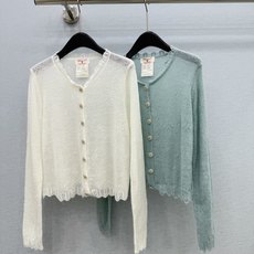 🛒𝐍𝐄𝐖 · 𝟐𝟎𝟐6/爆款现货 【原单品质】小众|2026新款马海毛花边钩花美人头钻扣针织开衫 高订面料,法式风衬得脖 🛒𝐍𝐄𝐖 · 𝟐𝟎𝟐6/爆款现货 【原单品质】小众|2026新款马海毛花边钩花美人头钻扣针织开衫 高订面料,法式风衬得脖