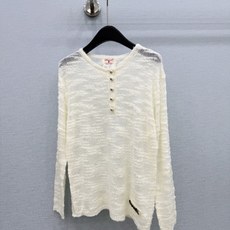 🛒𝐍𝐄𝐖 · 𝟐𝟎𝟐6/爆款现货 【原单品质】小众|2026新款特种纱线钻扣针织套头衫 高订面料,法式风衬得脖颈修长,裁 🛒𝐍𝐄𝐖 · 𝟐𝟎𝟐6/爆款现货 【原单品质】小众|2026新款特种纱线钻扣针织套头衫 高订面料,法式风衬得脖颈修长,裁