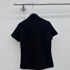 🛒𝐍𝐄𝐖 · 𝟐𝟎𝟐6/爆款现货 【原单品质】L*|2026新款半拉链立领T恤 高订面料,百搭版型 ,上身的触感谁穿谁 🛒𝐍𝐄𝐖 · 𝟐𝟎𝟐6/爆款现货 【原单品质】L*|2026新款半拉链立领T恤 高订面料,百搭版型 ,上身的触感谁穿谁