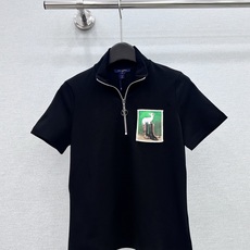 🛒𝐍𝐄𝐖 · 𝟐𝟎𝟐6/爆款现货 【原单品质】L*|2026新款半拉链立领T恤 高订面料,百搭版型 ,上身的触感谁穿谁 🛒𝐍𝐄𝐖 · 𝟐𝟎𝟐6/爆款现货 【原单品质】L*|2026新款半拉链立领T恤 高订面料,百搭版型 ,上身的触感谁穿谁