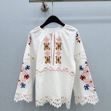 🛒𝐍𝐄𝐖 · 𝟐𝟎𝟐6/爆款现货 原单品质 小众*|2026新品刺绣衬衫 精致版型,高级肌理细腻 极简主义常规剪裁 🛒𝐍𝐄𝐖 · 𝟐𝟎𝟐6/爆款现货 原单品质 小众*|2026新品刺绣衬衫 精致版型,高级肌理细腻 极简主义常规剪裁