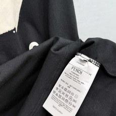 🛒𝐍𝐄𝐖 · 𝟐𝟎𝟐6/爆款现货 【原单品质】Fen*|2026新款印花背心 高订面料,百搭版型 ,上身的触感谁穿谁知 🛒𝐍𝐄𝐖 · 𝟐𝟎𝟐6/爆款现货 【原单品质】Fen*|2026新款印花背心 高订面料,百搭版型 ,上身的触感谁穿谁知