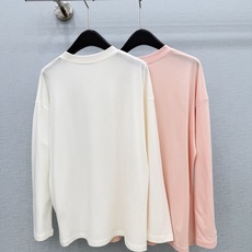 🛒𝐍𝐄𝐖 · 𝟐𝟎𝟐6/爆款现货 【原单品质】 小众|2026新款撞色字母印花长袖上衣 高订面料,减龄百搭版型 ,上身 🛒𝐍𝐄𝐖 · 𝟐𝟎𝟐6/爆款现货 【原单品质】 小众|2026新款撞色字母印花长袖上衣 高订面料,减龄百搭版型 ,上身