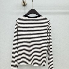 🛒𝐍𝐄𝐖 · 𝟐𝟎𝟐6/爆款现货 【原单品质】 小众|2026新款烫钻条纹长袖上衣 高订面料,减龄百搭版型 ,上身的触 🛒𝐍𝐄𝐖 · 𝟐𝟎𝟐6/爆款现货 【原单品质】 小众|2026新款烫钻条纹长袖上衣 高订面料,减龄百搭版型 ,上身的触