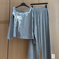 🛒𝐍𝐄𝐖 · 𝟐𝟎𝟐6/爆款现货 【秋冬上新】设计师|26新品休闲套装! 高端定制蕾丝拼接斜肩上衣 搭配抽绳长裤 极简主 🛒𝐍𝐄𝐖 · 𝟐𝟎𝟐6/爆款现货 【秋冬上新】设计师|26新品休闲套装! 高端定制蕾丝拼接斜肩上衣 搭配抽绳长裤 极简主