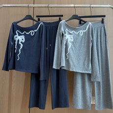 🛒𝐍𝐄𝐖 · 𝟐𝟎𝟐6/爆款现货 【秋冬上新】设计师|26新品休闲套装! 高端定制蕾丝拼接斜肩上衣 搭配抽绳长裤 极简主 🛒𝐍𝐄𝐖 · 𝟐𝟎𝟐6/爆款现货 【秋冬上新】设计师|26新品休闲套装! 高端定制蕾丝拼接斜肩上衣 搭配抽绳长裤 极简主