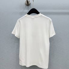 🛒𝐍𝐄𝐖 · 𝟐𝟎𝟐6/爆款现货 【原单品质】Dio*|2026新款刺绣T恤 高订面料,百搭版型 ,上身的触感谁穿谁知 🛒𝐍𝐄𝐖 · 𝟐𝟎𝟐6/爆款现货 【原单品质】Dio*|2026新款刺绣T恤 高订面料,百搭版型 ,上身的触感谁穿谁知