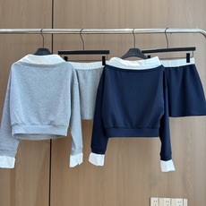 🛒𝐍𝐄𝐖 · 𝟐𝟎𝟐6/爆款现货 【秋冬上新】设计师|26新品休闲套装! 高端定制衬衫拼接假两件上衣 搭配松紧腰裤裙 极 🛒𝐍𝐄𝐖 · 𝟐𝟎𝟐6/爆款现货 【秋冬上新】设计师|26新品休闲套装! 高端定制衬衫拼接假两件上衣 搭配松紧腰裤裙 极