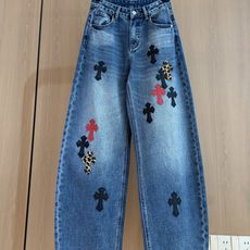 🛒𝐍𝐄𝐖 · 𝟐𝟎𝟐6/爆款现货 【秋冬上新】设计师|26新款撞色十字贴布镰刀式牛仔裤 爆单款 气质女神必入 定制专 🛒𝐍𝐄𝐖 · 𝟐𝟎𝟐6/爆款现货 【秋冬上新】设计师|26新款撞色十字贴布镰刀式牛仔裤 爆单款 气质女神必入 定制专
