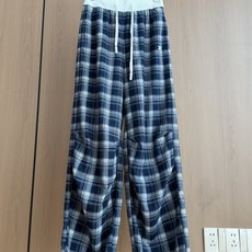 🛒𝐍𝐄𝐖 · 𝟐𝟎𝟐6/爆款现货 【秋冬上新】Ce*|松紧针织拼接抽绳色织格纹休闲裤 颜色百搭高级 定制版型尽显高级随意 🛒𝐍𝐄𝐖 · 𝟐𝟎𝟐6/爆款现货 【秋冬上新】Ce*|松紧针织拼接抽绳色织格纹休闲裤 颜色百搭高级 定制版型尽显高级随意