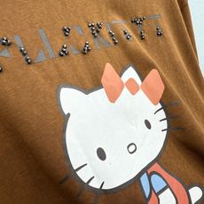 🛒𝐍𝐄𝐖 · 𝟐𝟎𝟐6/爆款现货 【原单品质】 小众|2026新款Kitty猫订珠印花长袖上衣 高订面料,减龄百搭版型 🛒𝐍𝐄𝐖 · 𝟐𝟎𝟐6/爆款现货 【原单品质】 小众|2026新款Kitty猫订珠印花长袖上衣 高订面料,减龄百搭版型