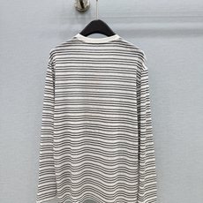 🛒𝐍𝐄𝐖 · 𝟐𝟎𝟐6/爆款现货 【原单品质】 小众|2026新款卡通订珠印花长袖上衣 高订面料,减龄百搭版型 ,上身 🛒𝐍𝐄𝐖 · 𝟐𝟎𝟐6/爆款现货 【原单品质】 小众|2026新款卡通订珠印花长袖上衣 高订面料,减龄百搭版型 ,上身