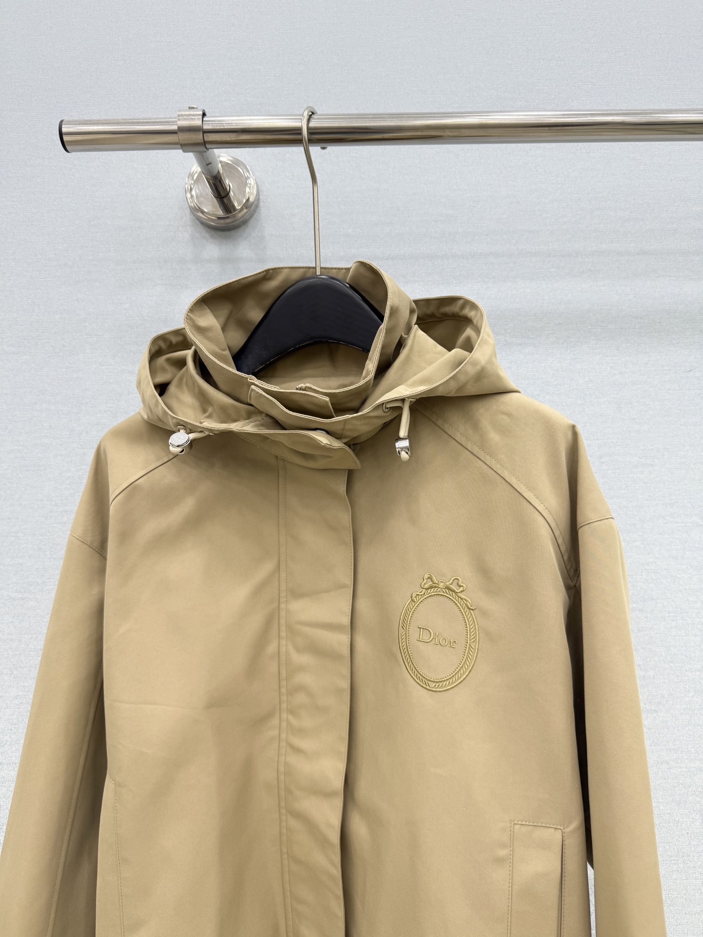 🛒𝐍𝐄𝐖 · 𝟐𝟎𝟐6/爆款现货 【原版定制】D*｜26早秋新款可拆卸纯色带帽夹克风衣外套 经典的色系，视觉盛宴，不同于