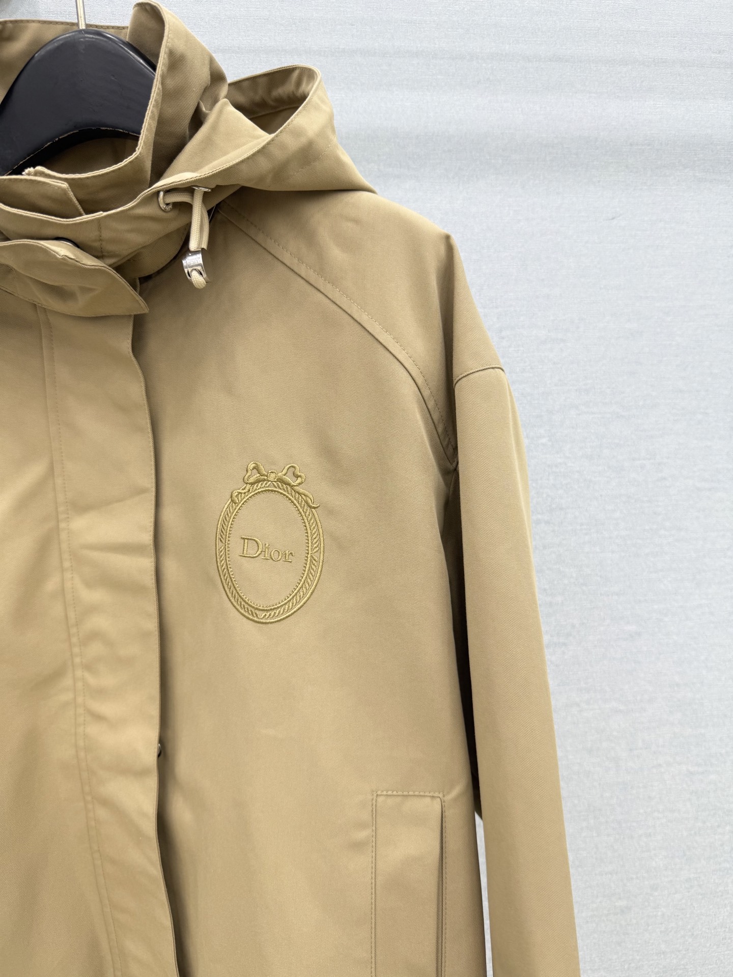 🛒𝐍𝐄𝐖 · 𝟐𝟎𝟐6/爆款现货 【原版定制】D*｜26早秋新款可拆卸纯色带帽夹克风衣外套 经典的色系，视觉盛宴，不同于