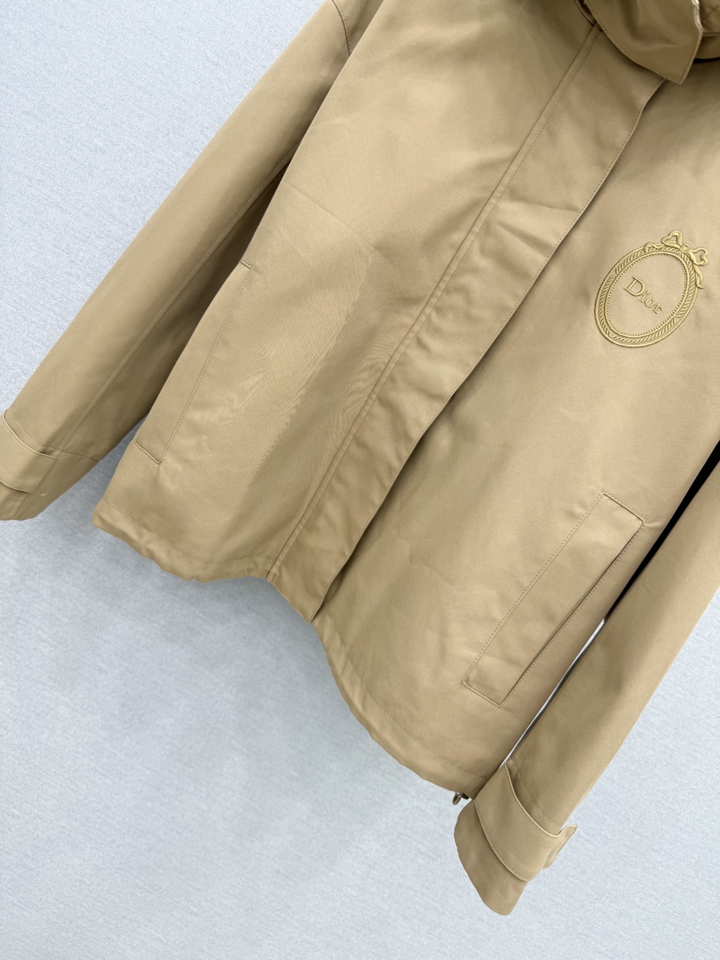 🛒𝐍𝐄𝐖 · 𝟐𝟎𝟐6/爆款现货 【原版定制】D*｜26早秋新款可拆卸纯色带帽夹克风衣外套 经典的色系，视觉盛宴，不同于