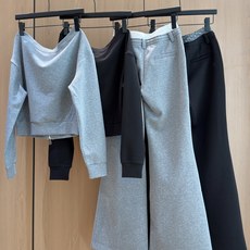 🛒𝐍𝐄𝐖 · 𝟐𝟎𝟐6/爆款现货 【秋冬上新】设计师|26新品休闲套装! 高端定制一字领双拉链上衣 搭配松紧腰抽绳微喇长 🛒𝐍𝐄𝐖 · 𝟐𝟎𝟐6/爆款现货 【秋冬上新】设计师|26新品休闲套装! 高端定制一字领双拉链上衣 搭配松紧腰抽绳微喇长