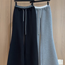 🛒𝐍𝐄𝐖 · 𝟐𝟎𝟐6/爆款现货 【秋冬上新】设计师|26新品休闲套装! 高端定制一字领双拉链上衣 搭配松紧腰抽绳微喇长 🛒𝐍𝐄𝐖 · 𝟐𝟎𝟐6/爆款现货 【秋冬上新】设计师|26新品休闲套装! 高端定制一字领双拉链上衣 搭配松紧腰抽绳微喇长