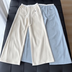 🛒𝐍𝐄𝐖 · 𝟐𝟎𝟐5/爆款现货 【秋冬上新】Di*|抽绳松紧撞色腰头运动休闲裤 定制仿兔毛面料,精致刺绣 日常穿搭 🛒𝐍𝐄𝐖 · 𝟐𝟎𝟐5/爆款现货 【秋冬上新】Di*|抽绳松紧撞色腰头运动休闲裤 定制仿兔毛面料,精致刺绣 日常穿搭
