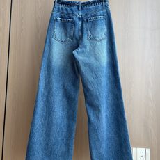 🛒𝐍𝐄𝐖 · 𝟐𝟎𝟐6/爆款现货 【秋冬新款】设计师|编织腰头双C刺绣双口袋牛仔裤 采用高端定制面料,牛仔穿起来非常舒适 🛒𝐍𝐄𝐖 · 𝟐𝟎𝟐6/爆款现货 【秋冬新款】设计师|编织腰头双C刺绣双口袋牛仔裤 采用高端定制面料,牛仔穿起来非常舒适