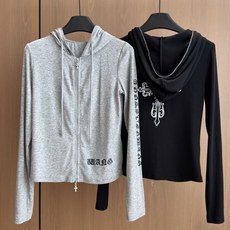 🛒𝐍𝐄𝐖 · 𝟐𝟎𝟐6/爆款现货 【秋冬上新】Ch*|26新品经典印花带帽长裤套装! 高端定制双十字拉链上衣 搭配松弛 🛒𝐍𝐄𝐖 · 𝟐𝟎𝟐6/爆款现货 【秋冬上新】Ch*|26新品经典印花带帽长裤套装! 高端定制双十字拉链上衣 搭配松弛